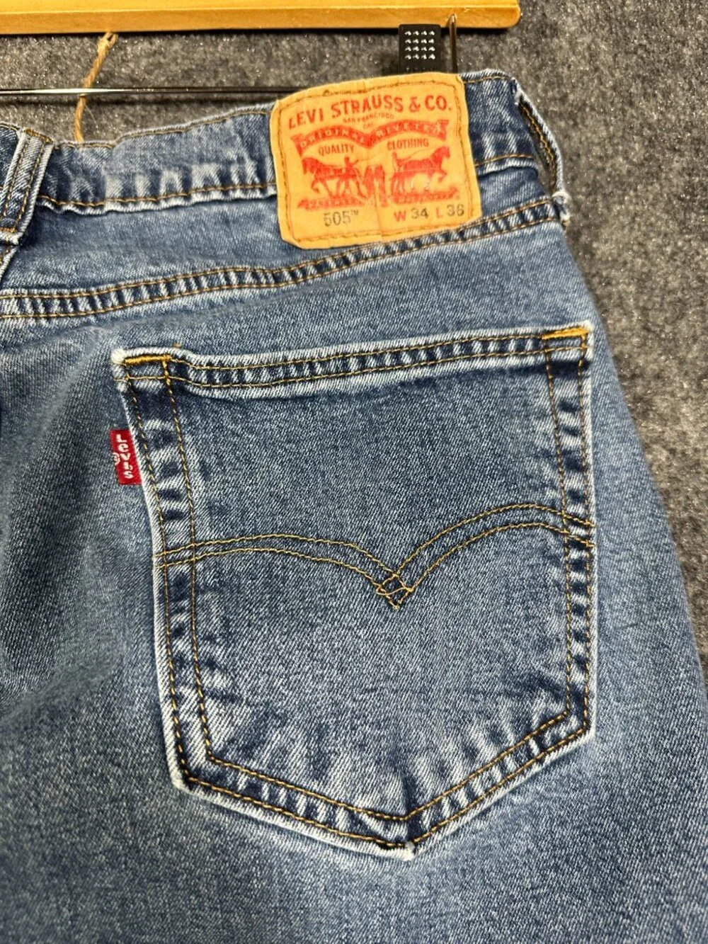 Levis 505 Jeans Mens 34 Medium Wash Cotton Stretch Pockets Straight Leg